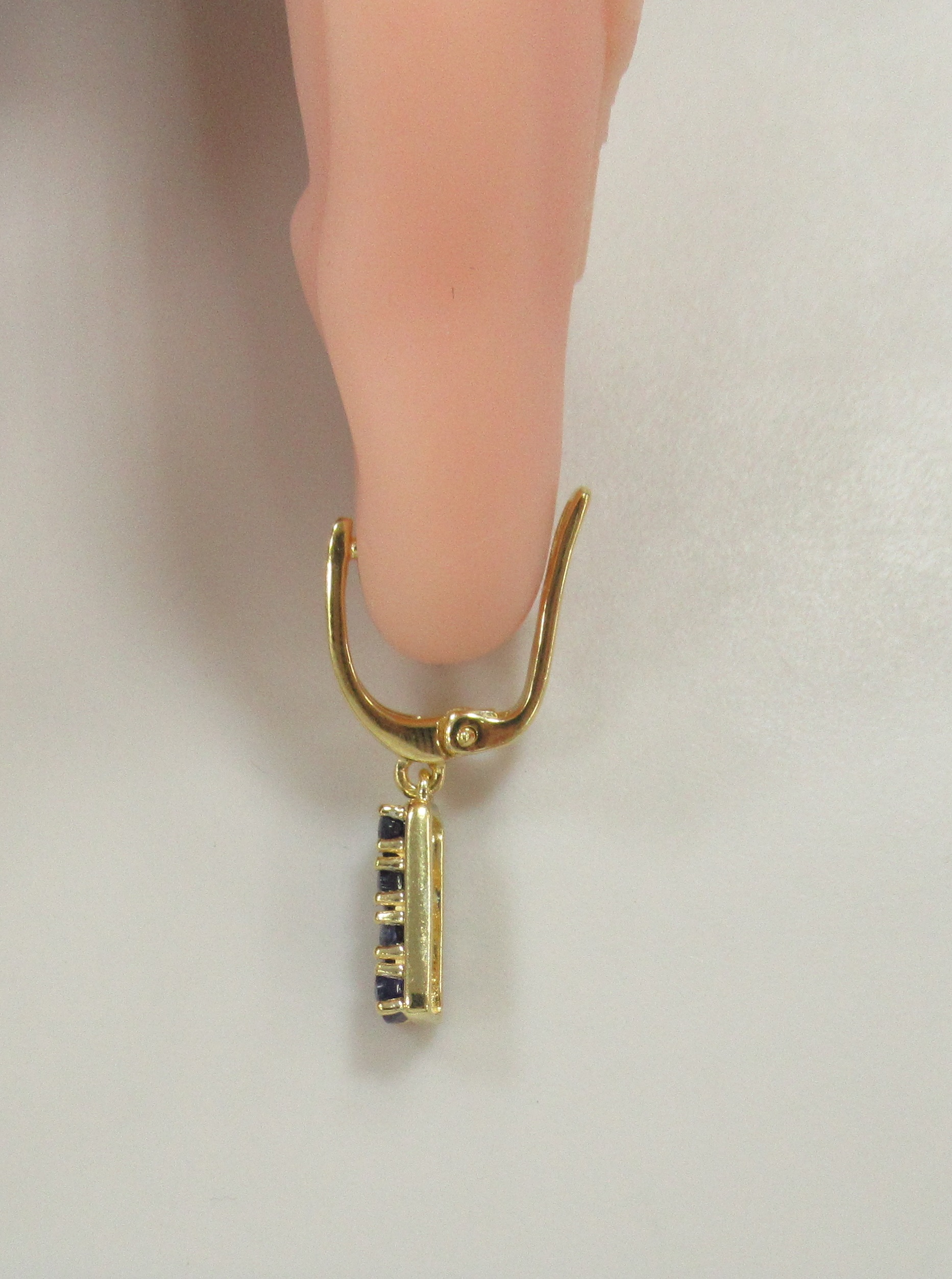 Серебряные серьги с сапфирами